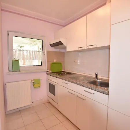 Holiday home Homey With Roofed Terrace, Garden Neubukow